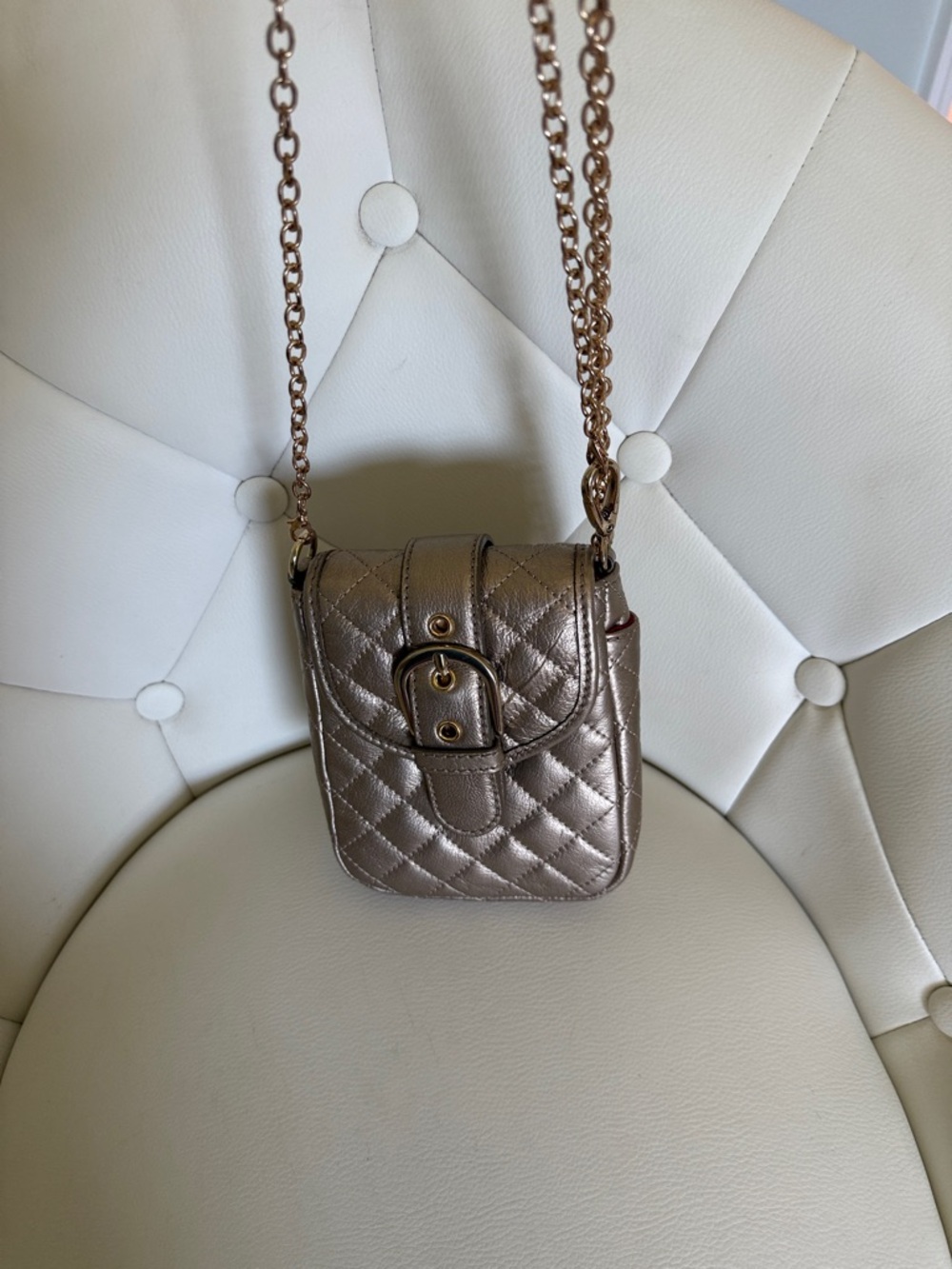 MAXX NEW YORK Quilted Metallic Crossbody Phone Bag - Gold - Picture 11 of 12